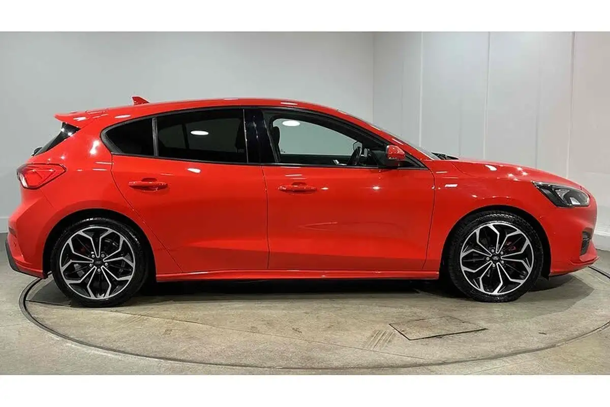 2019-ford-focus-10t-st-line-x-hatchback-big-4