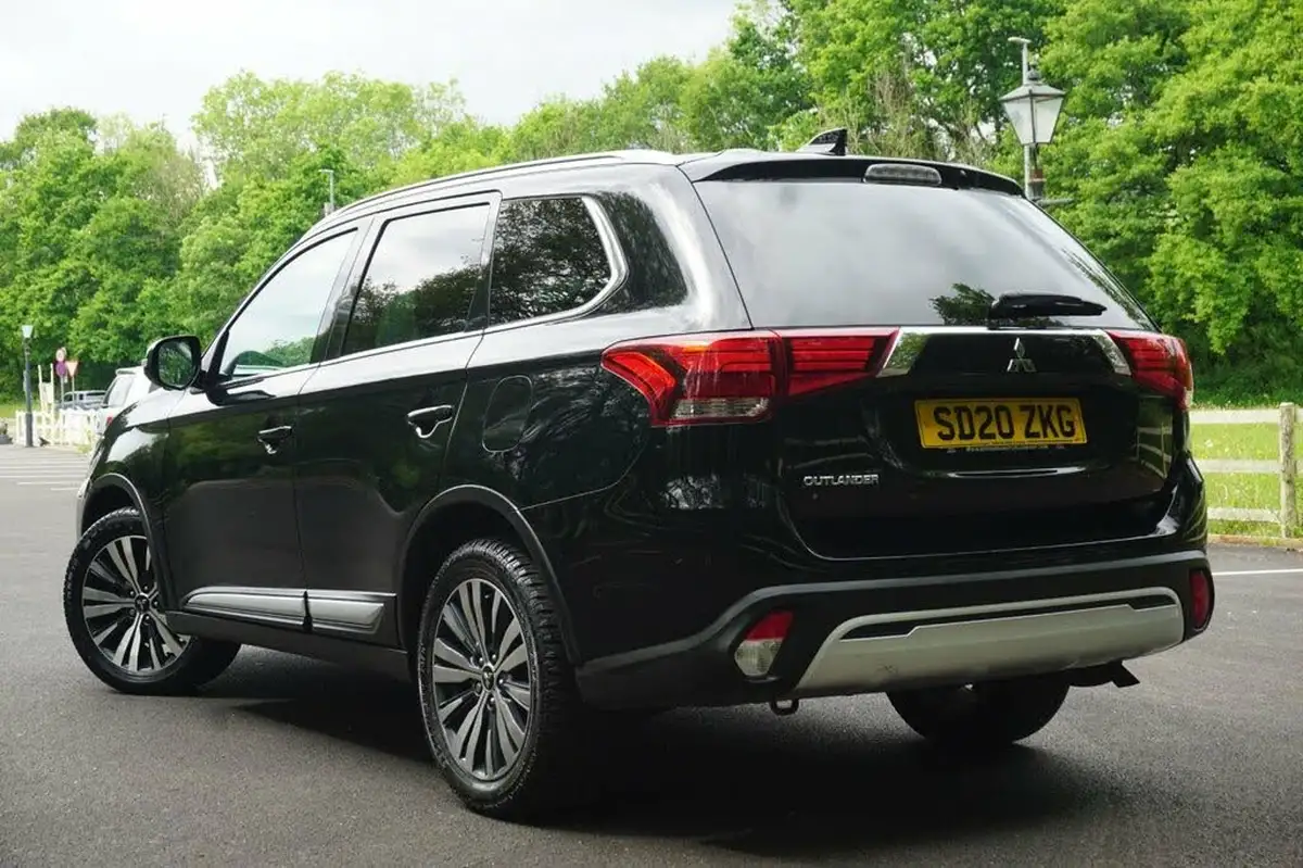 2020-mitsubishi-outlander-20-exceed-big-1