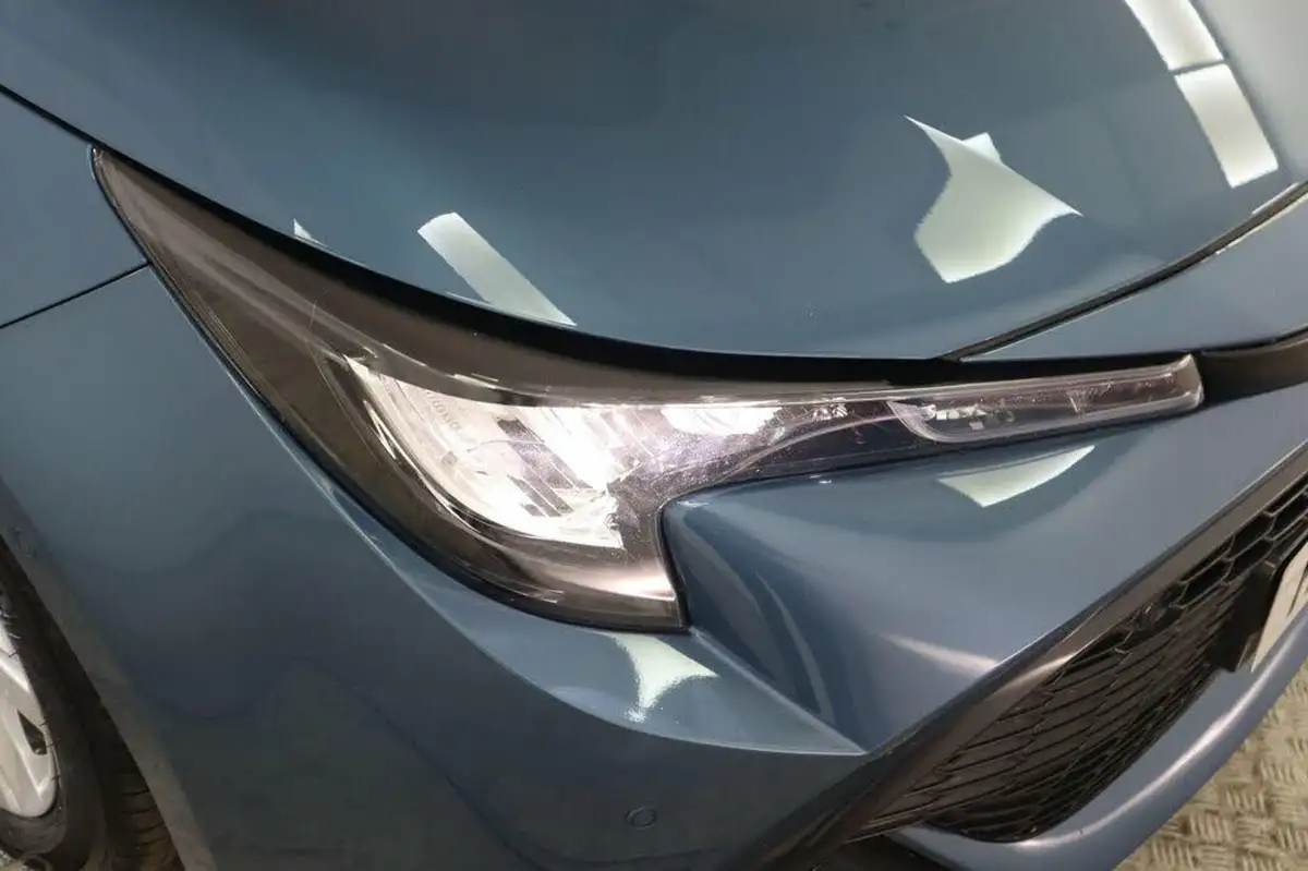 2021-toyota-corolla-18-vvt-i-icon-tech-spare-wheel-touring-sports-5d-big-48