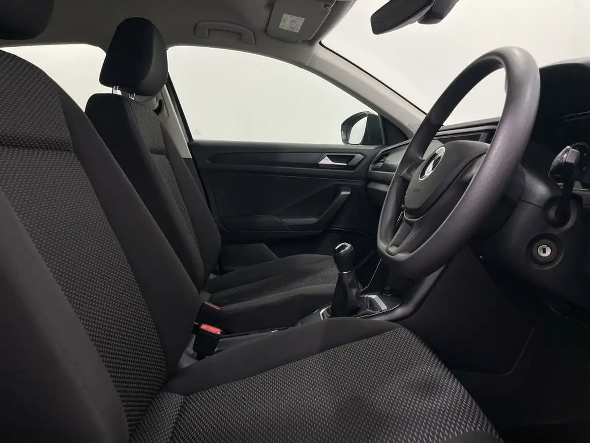 2021-volkswagen-t-roc-20tdi-s-big-22