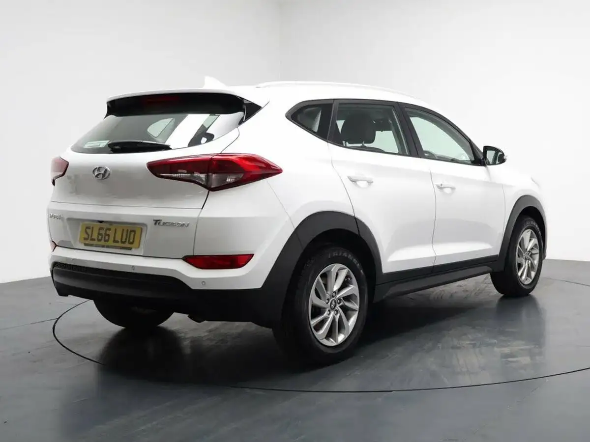 2016-hyundai-tucson-17crdi-blue-drive-se-nav-116ps-big-11