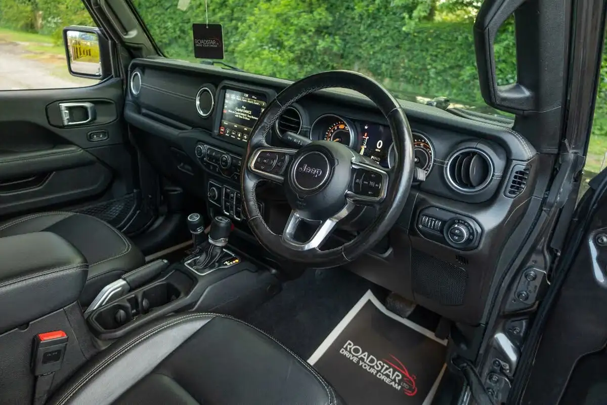 2019-jeep-wrangler-20-gme-overland-hard-5d-big-1