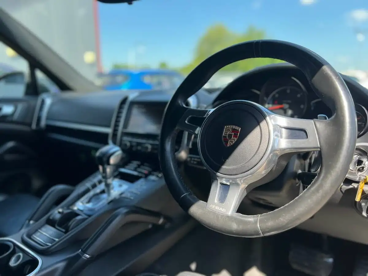 2013-porsche-cayenne-30td-big-4