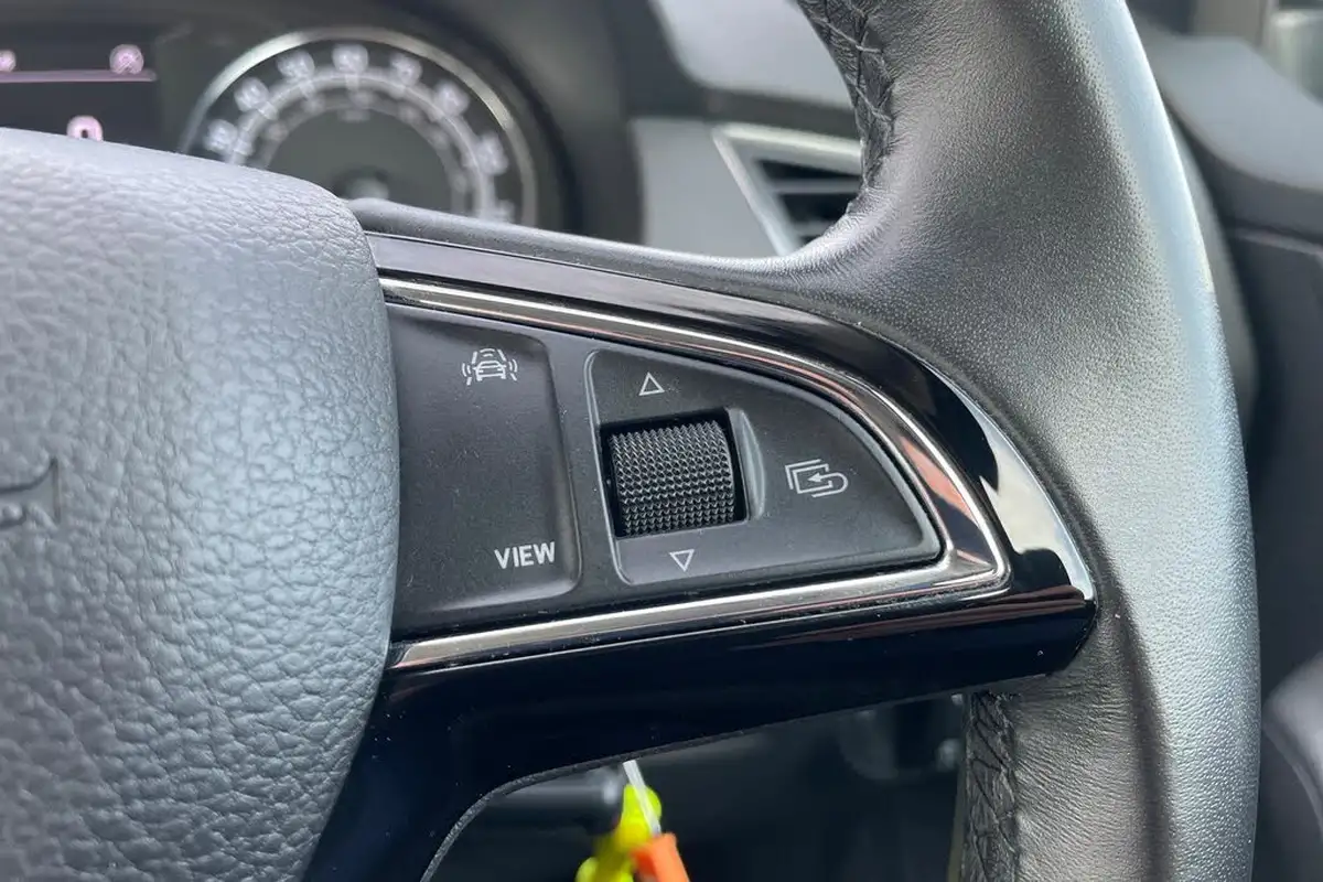 2019-skoda-fabia-10-tsi-colour-edition-big-23