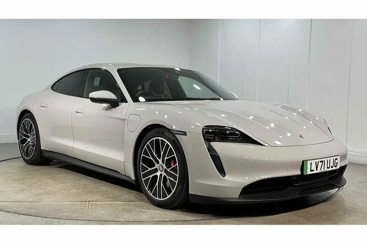 2021-porsche-taycan-e-4s-530ps-big-10