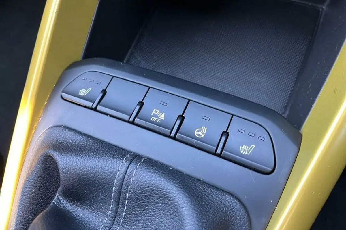 2023-kia-stonic-10-t-gdi-quantum-big-24