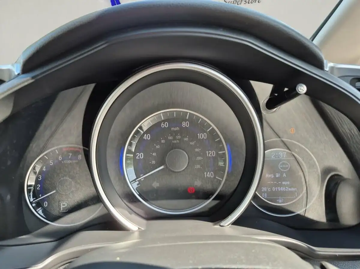 2017-honda-jazz-13-i-vtec-se-cvt-big-23