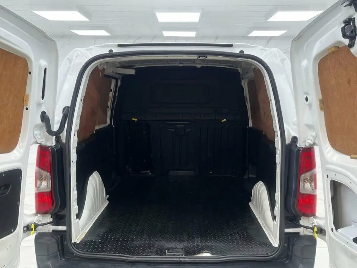 2019-peugeot-partner-15-bluehdi-1000-professional-100ps-eu6dt-panel-big-20