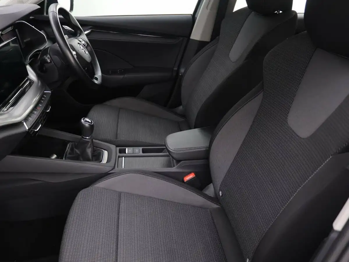 2021-skoda-octavia-20tdi-se-technology-115ps-scr-estate-big-22