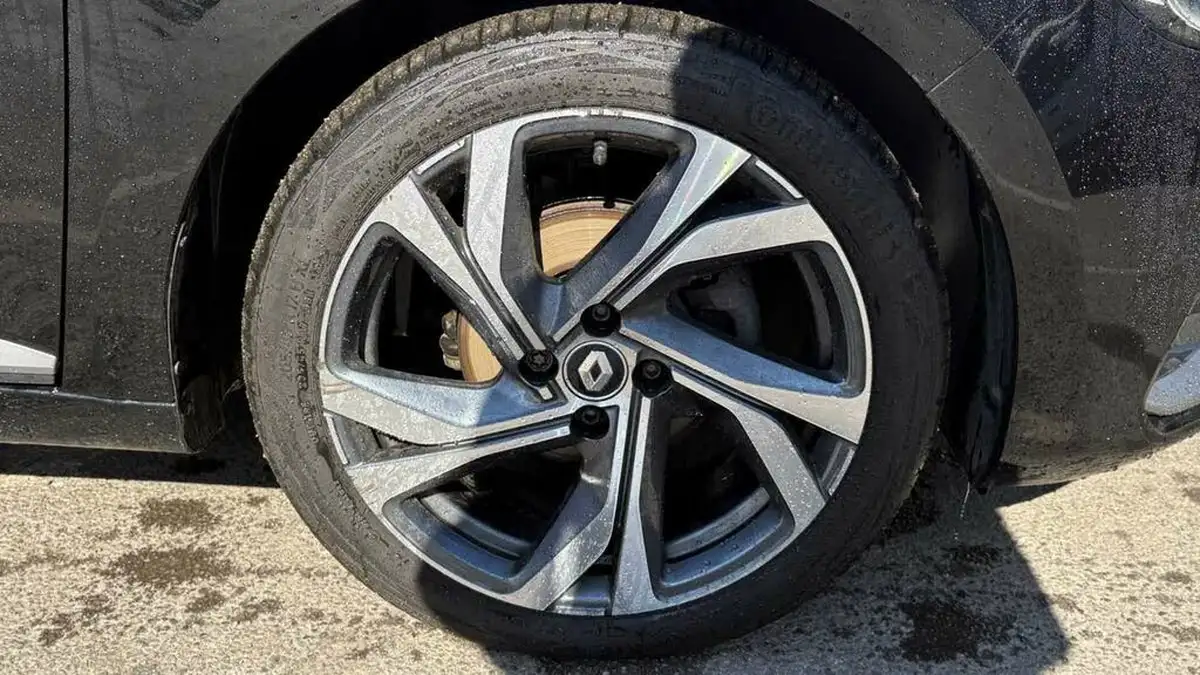 2023-renault-clio-10-tce-rs-line-big-4
