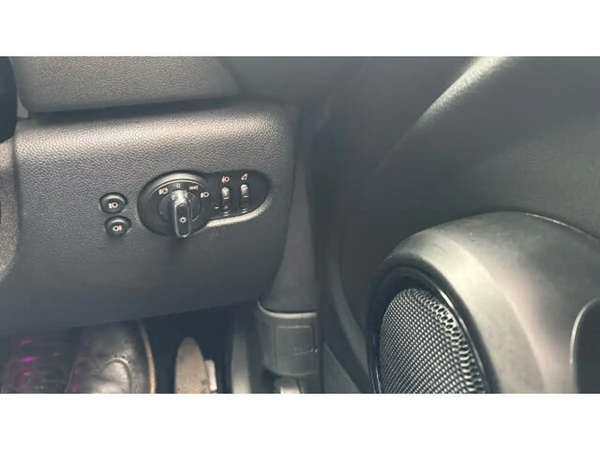 2019-mini-cooper-15-cooper-classic-hatchback-3d-big-23