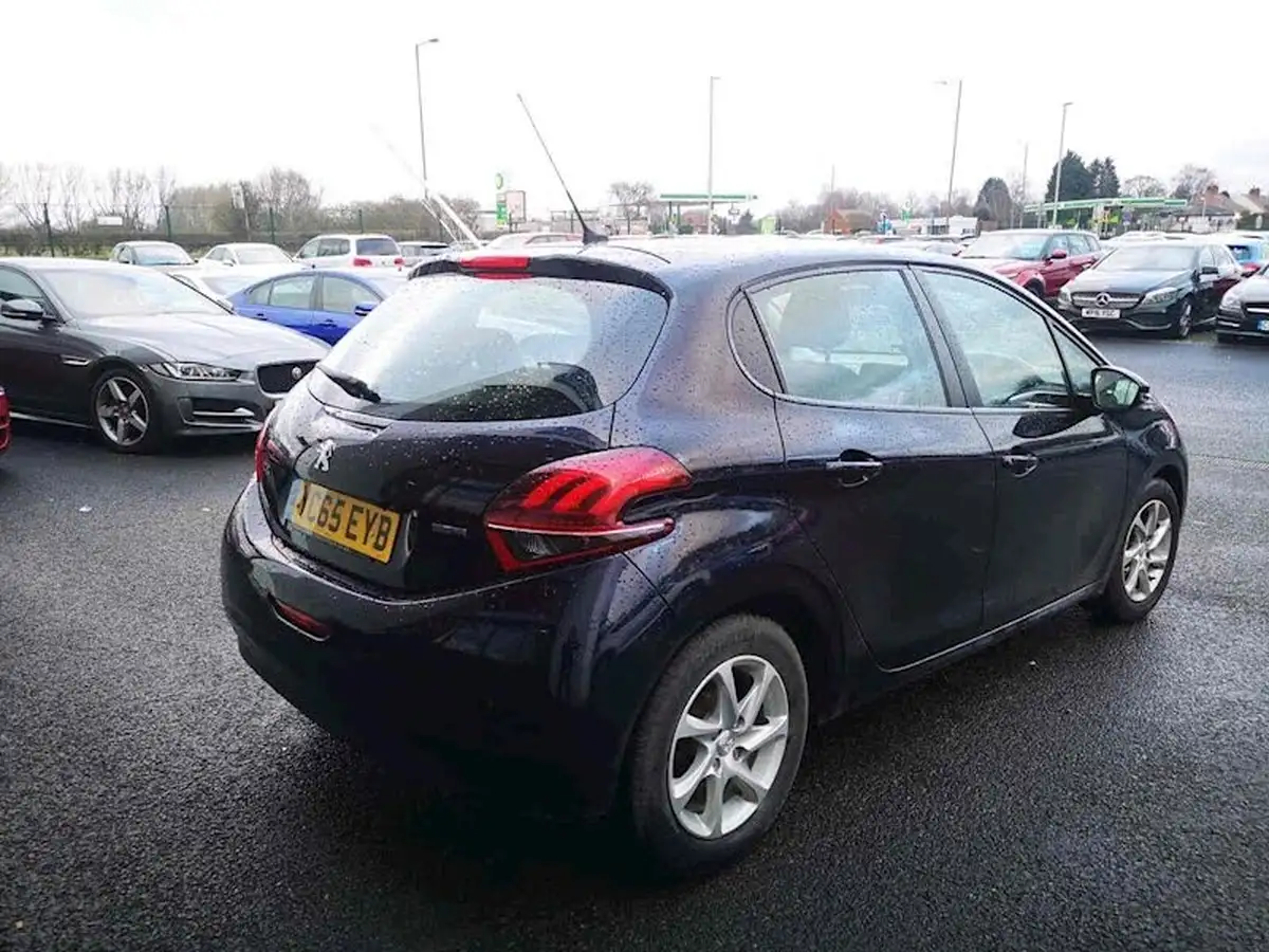 2015-peugeot-208-10-puretech-active-5d-big-4