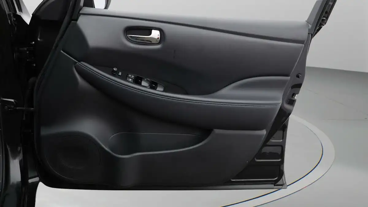 2020-nissan-leaf-e-n-connecta-big-14