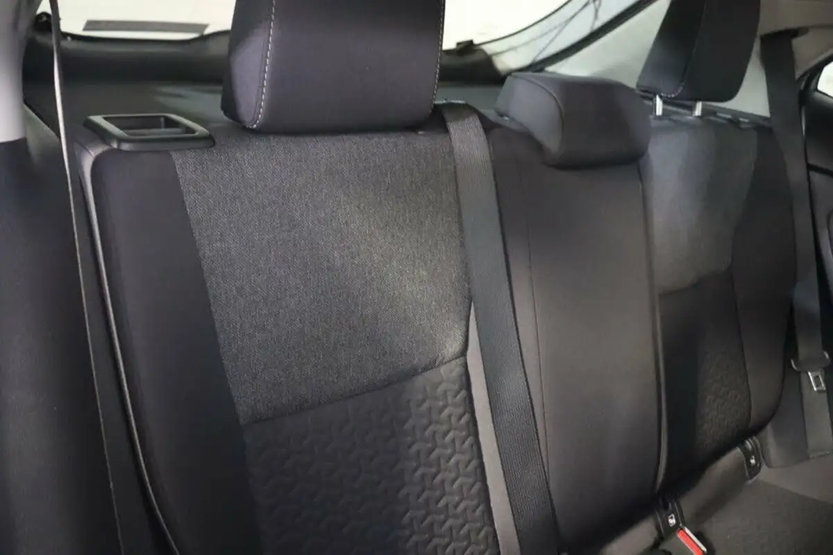 2022-toyota-yaris-cross-15-vvt-i-icon-big-31