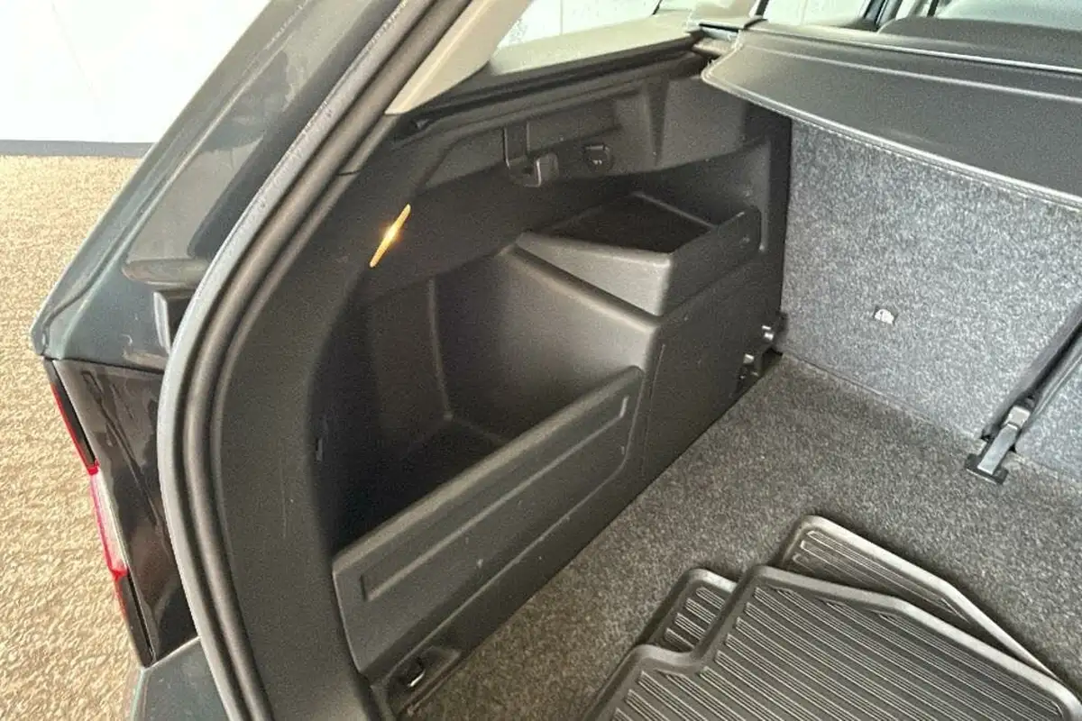 2015-skoda-fabia-12-tsi-se-109ps-estate-big-10