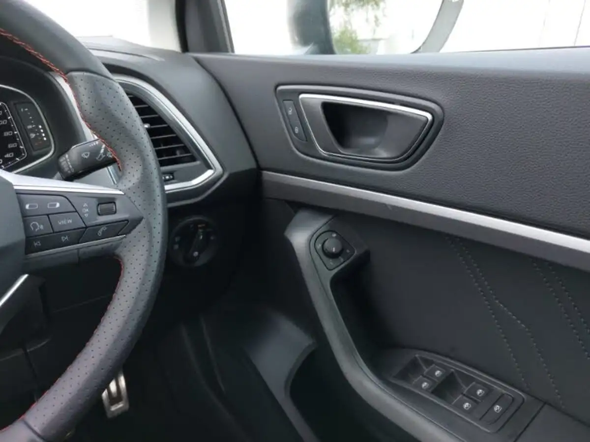 2023-seat-ateca-15-ecotsi-fr-sport-big-10