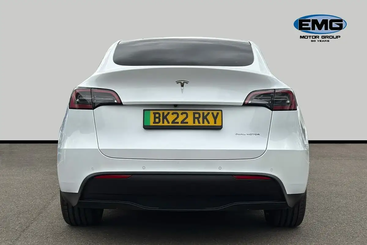 2022-tesla-model-y-e-long-range-big-5
