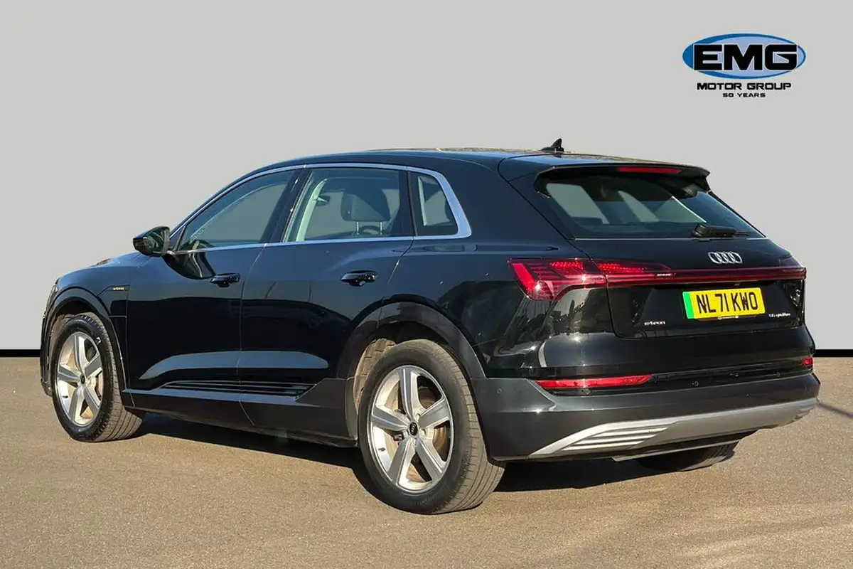 2021-audi-e-tron-55e-technik-station-wagon-big-4