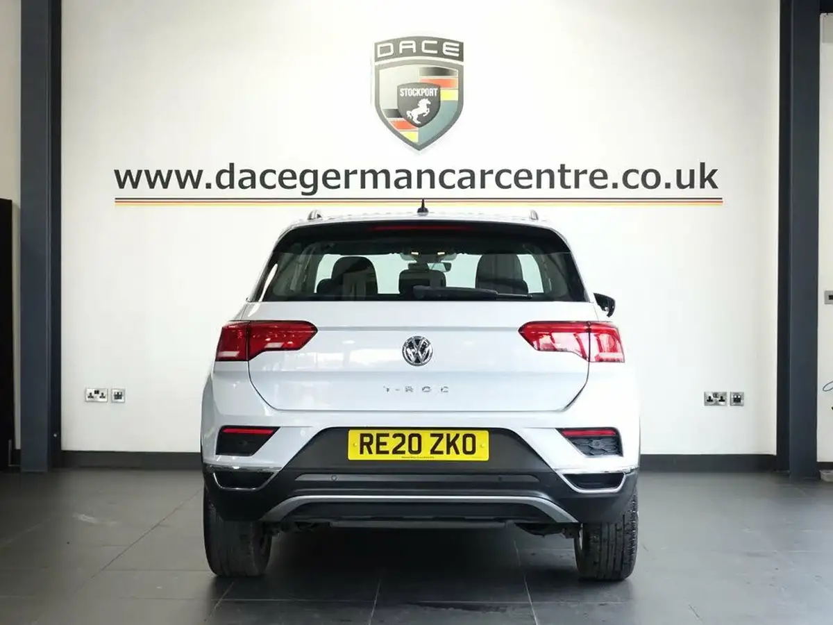 2020-volkswagen-t-roc-15-tsi-se-dsg-big-8