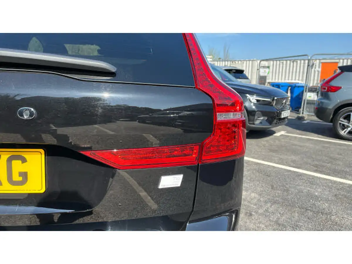 2024-volvo-xc60-20-b5-plus-big-39
