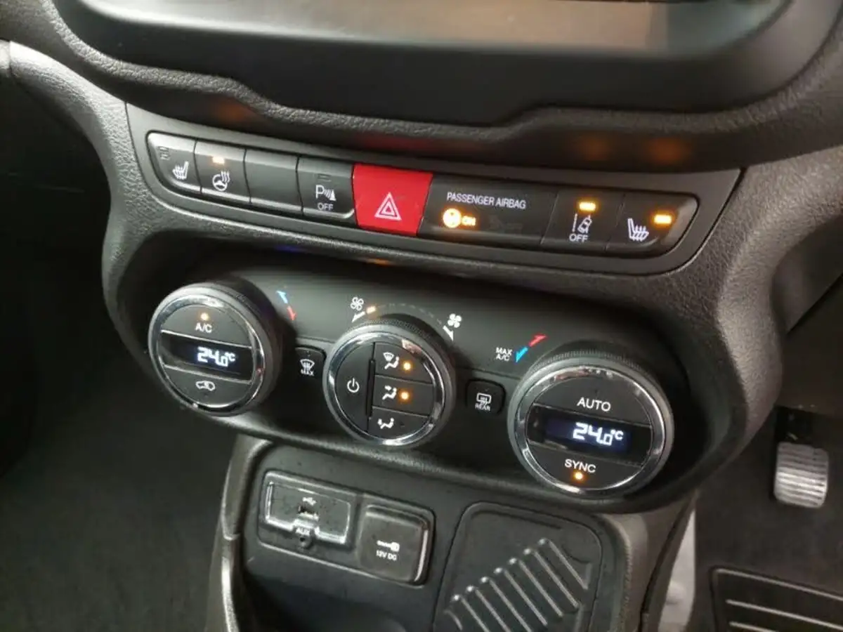 2016-jeep-renegade-16-multijet-ii-limited-ss-big-15