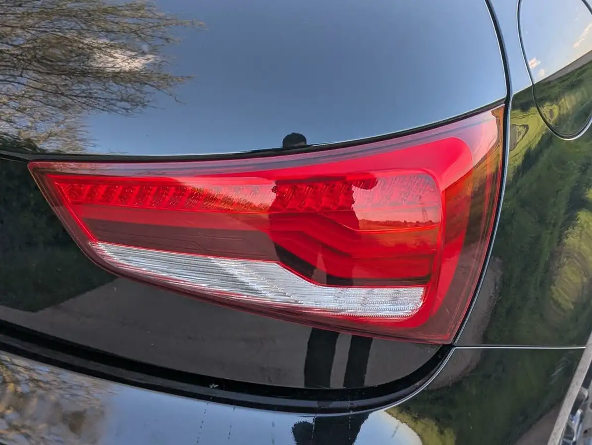 2015-audi-a1-14-s-line-125ps-ss-hatchback-3d-1395cc-big-8