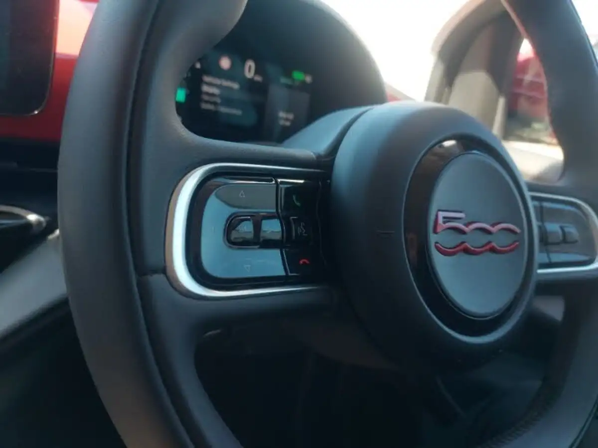 2022-fiat-500-e-red-93bhp-big-16