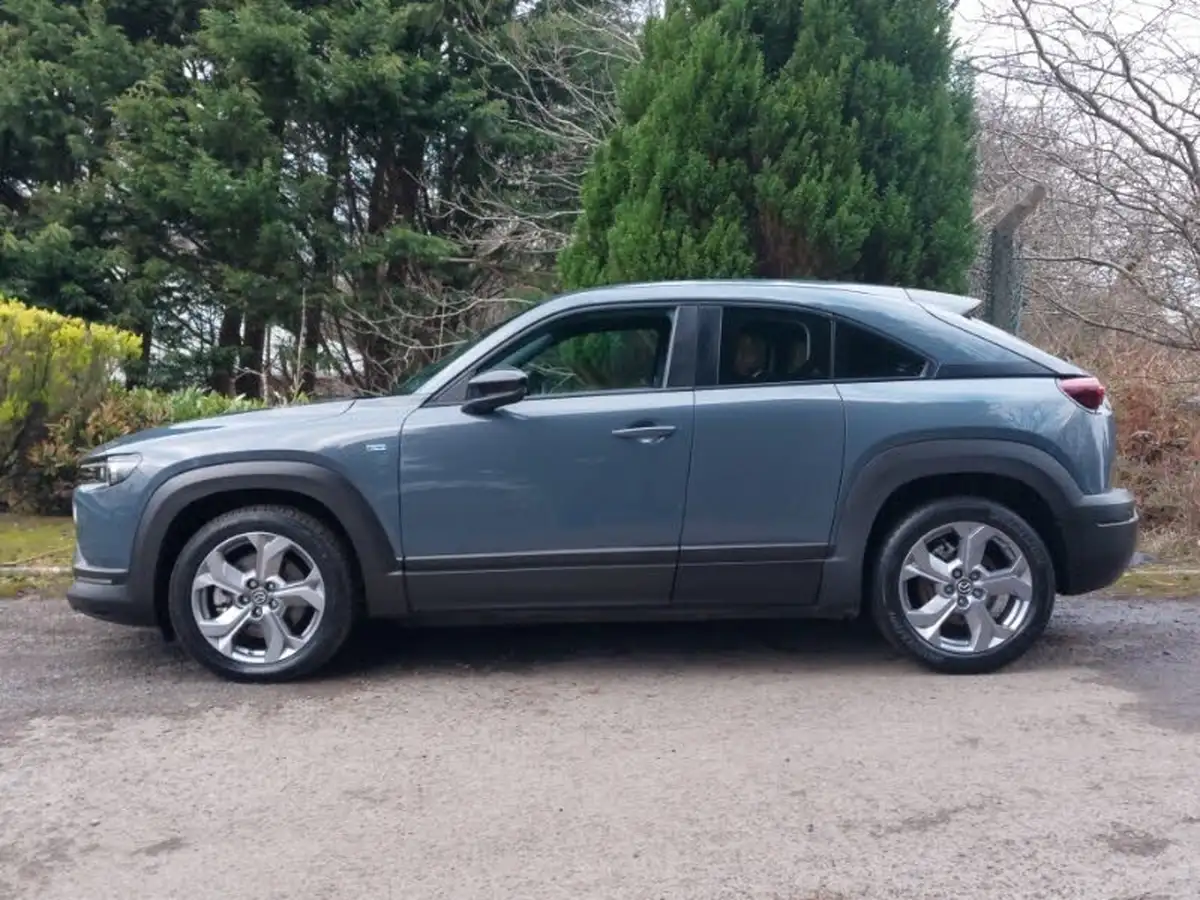 2022-mazda-mx-30-e-prime-line-big-3