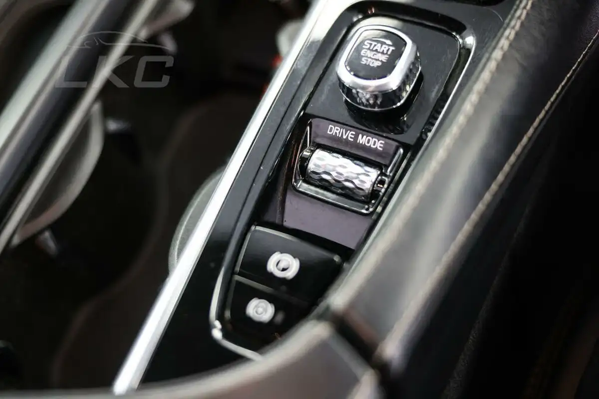2018-volvo-v90-20td-d5-inscription-4x4-big-29