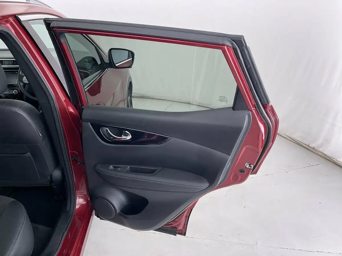 2017-nissan-qashqai-15dci-n-vision-18in-big-29