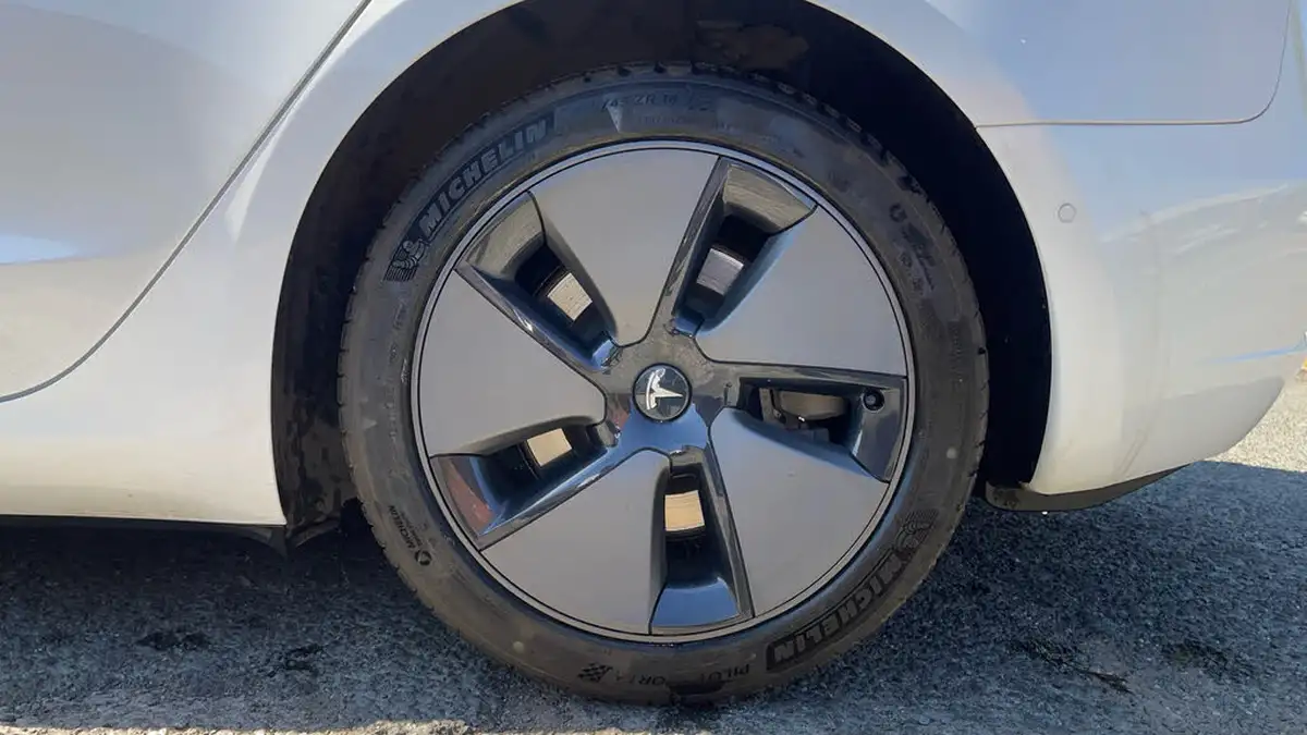 2021-tesla-model-3-e-long-range-4x4-big-17