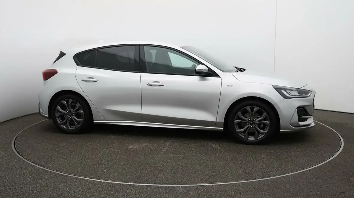 2022-ford-focus-10t-st-line-125ps-hatchback-big-46