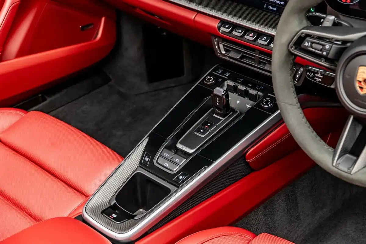 2023-porsche-911-38-turbo-s-awd-turbo-cabriolet-big-34