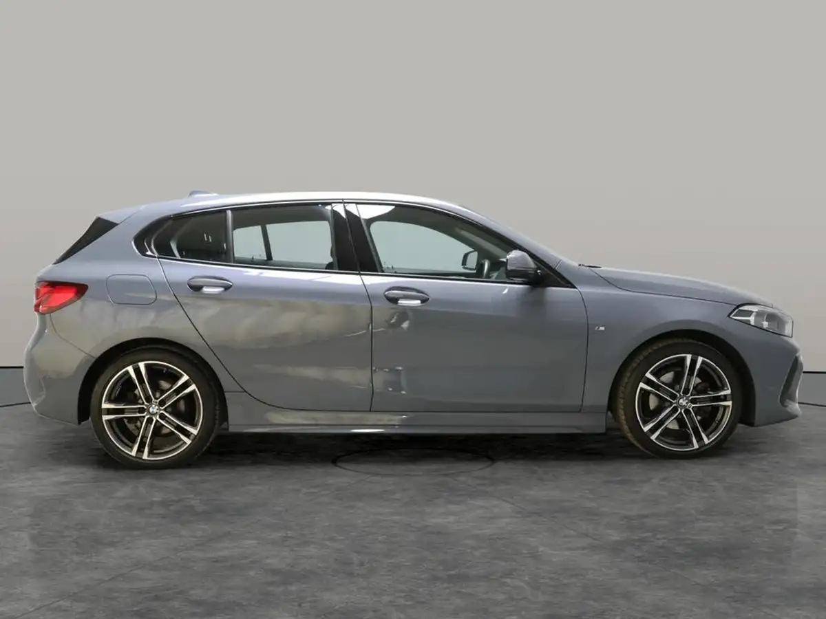 2022-bmw-1-series-15-118i-m-sport-lcp-big-8