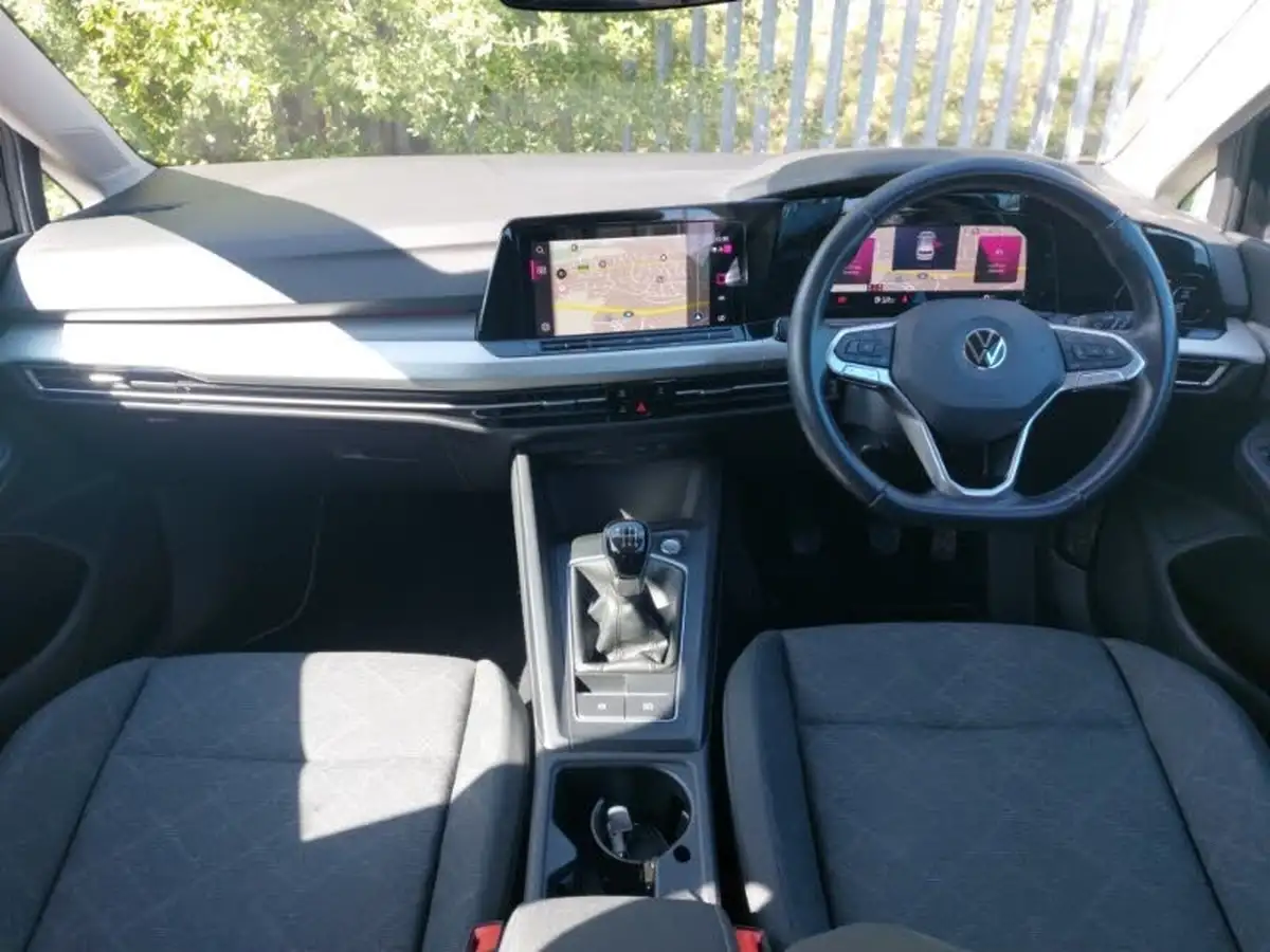 2020-volkswagen-golf-15-tsi-life-130ps-hatchback-big-2