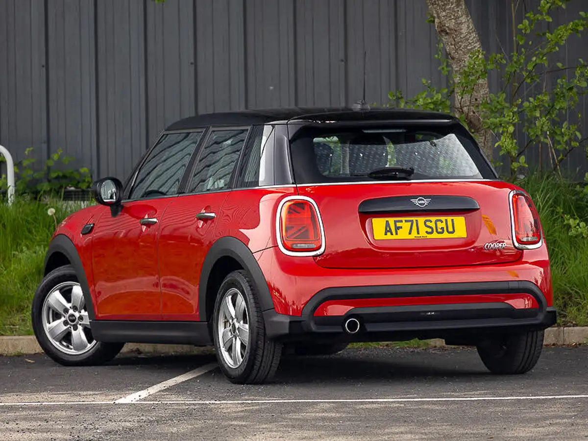 2021-mini-cooper-15-cooper-classic-hatchback-5d-big-1