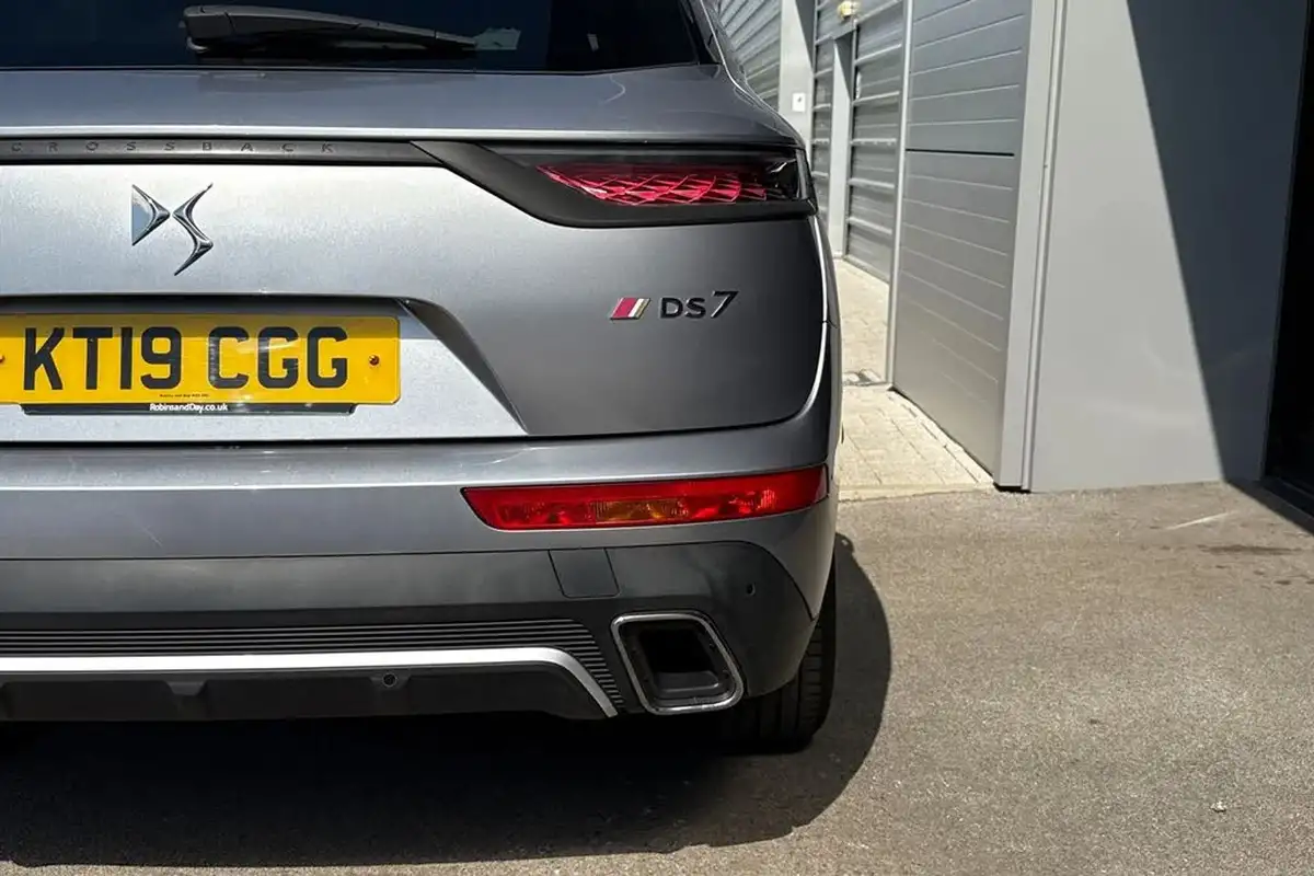 2019-ds-ds-7-crossback-20bluehdi-performance-line-big-25