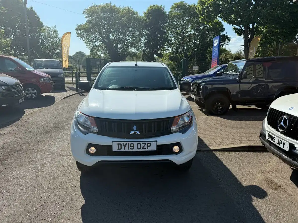2019-mitsubishi-l200-24di-d-4life-eu6b-double-pickup-big-12