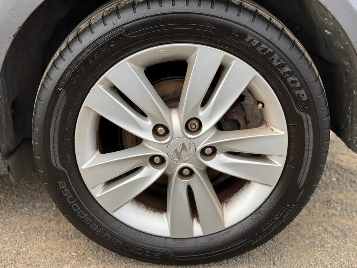2013-hyundai-ix20-16-active-123bhp-big-10