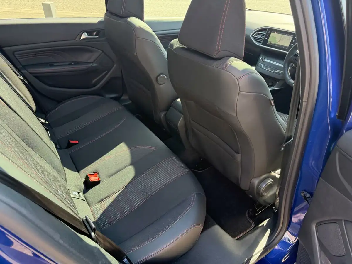 2020-peugeot-308-15-bluehdi-gt-line-big-9