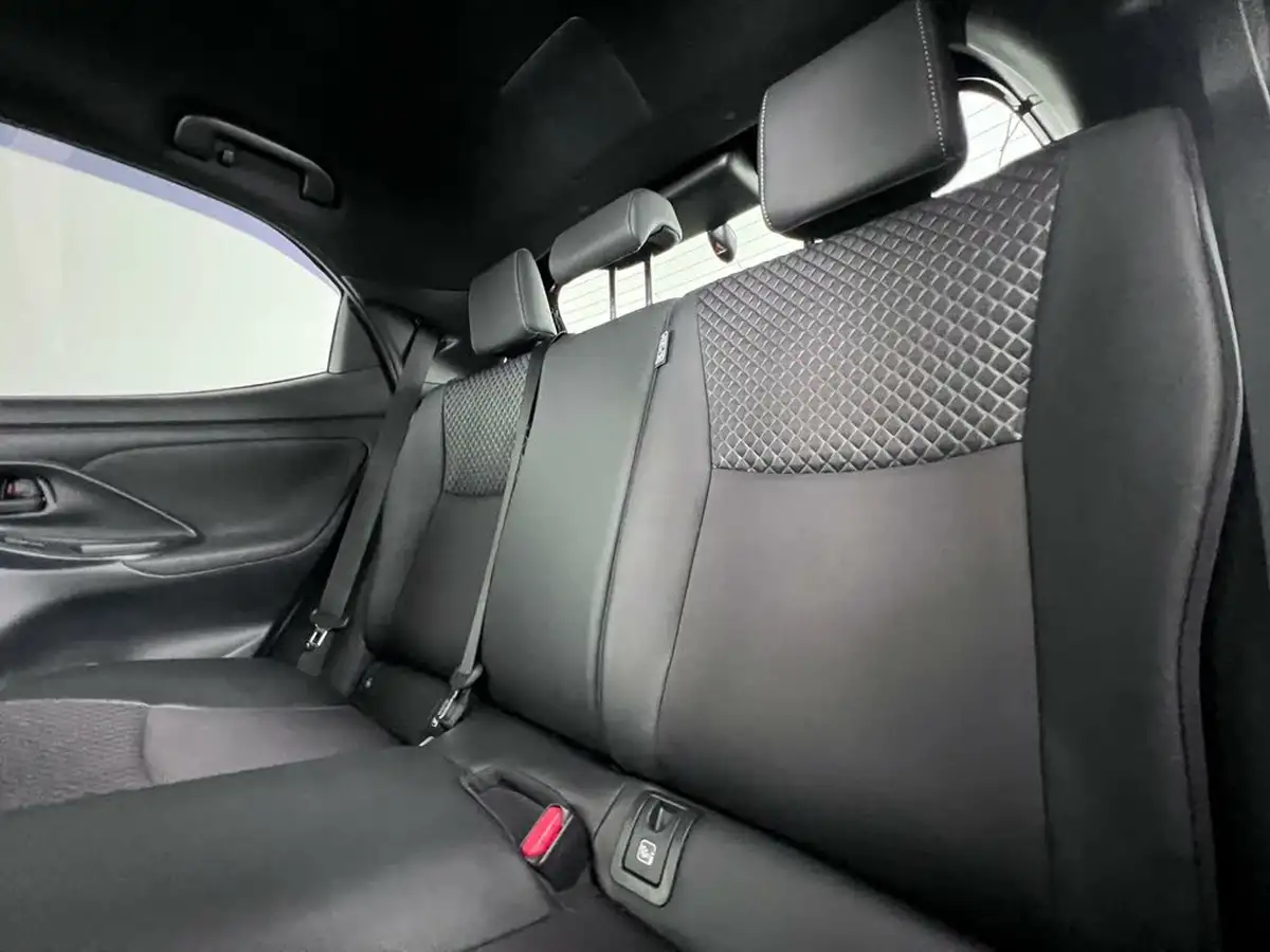 2022-toyota-yaris-15-vvt-i-dynamic-big-15