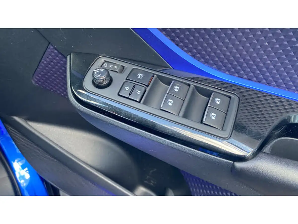 2017-toyota-c-hr-18-vvt-i-dynamic-big-27