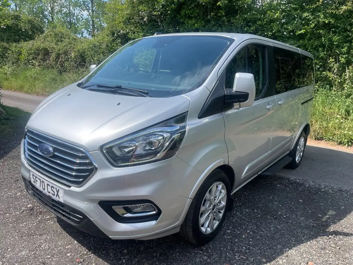 2020-ford-tourneo-custom-big-17