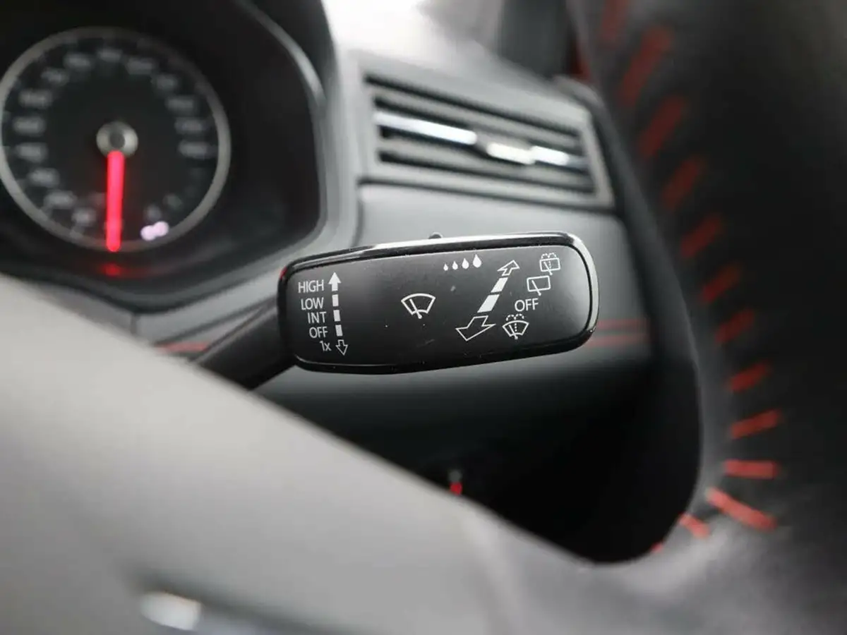 2021-seat-arona-10-tsi-fr-red-edition-big-33