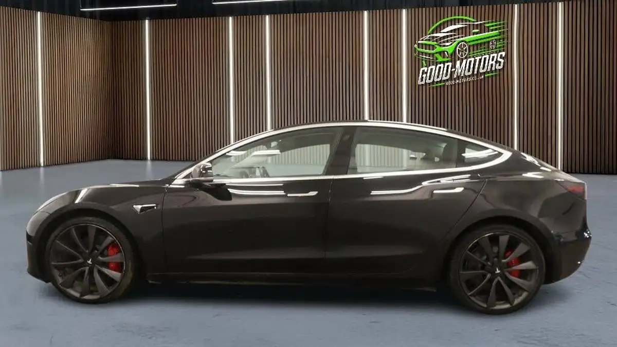 2020-tesla-model-3-e-performance-big-7