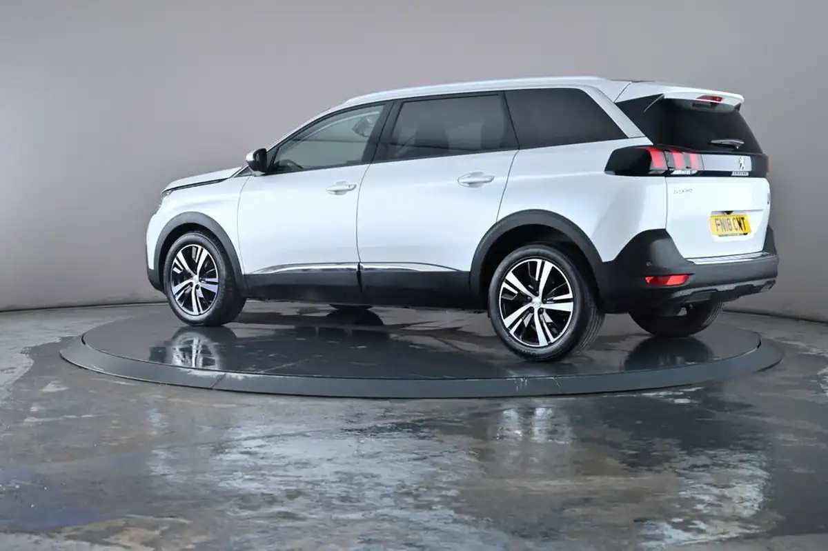 2018-peugeot-5008-suv-12-puretech-allure-eat6-big-16