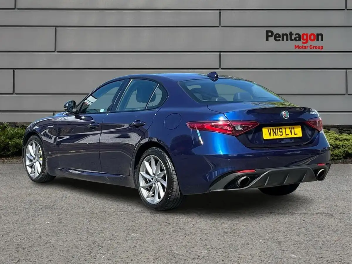 2018-alfa-romeo-giulia-20-veloce-big-1