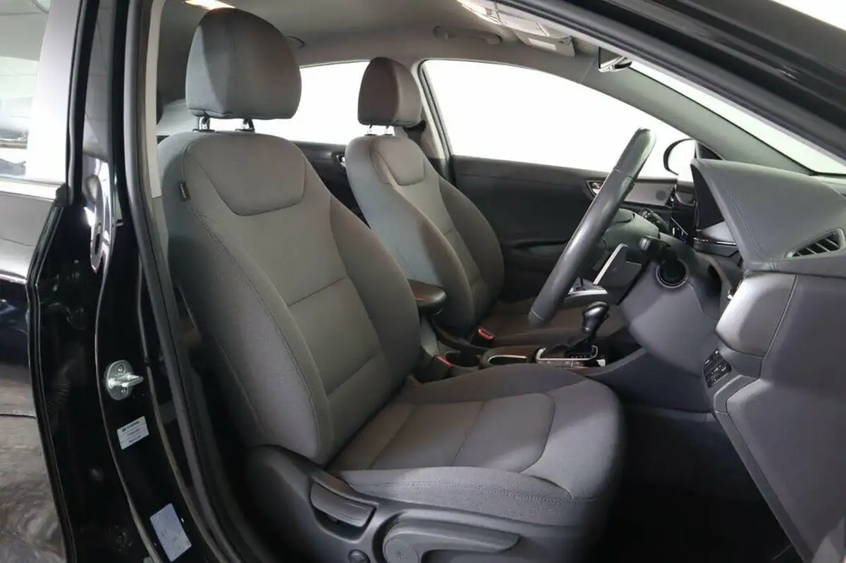 2021-hyundai-ioniq-16-gdi-premium-hybrid-big-11