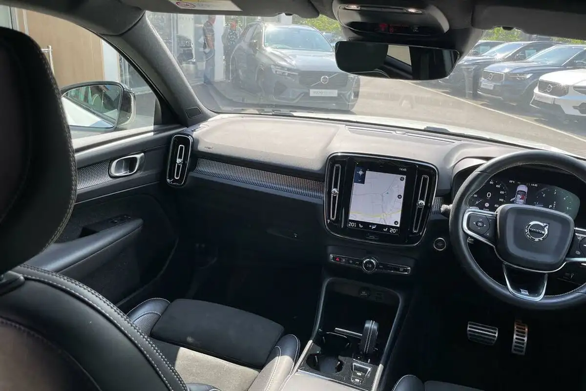 2019-volvo-xc40-20td-d3-r-design-awd-geartronic-big-30
