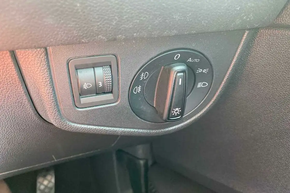 2021-volkswagen-polo-10-tsi-match-dsg-big-24